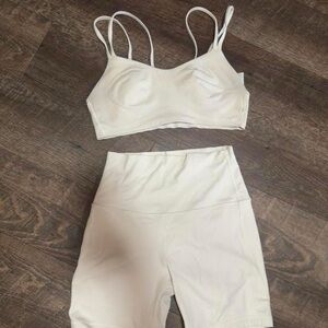 Lululemon Athletica white Bike Shorts and cloud bra Set